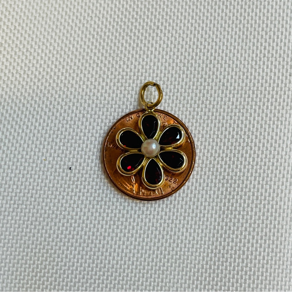 Vintage 14k Yellow Gold Red Garnet Pearl Flower Charm Pendant - Picture 4 of 4